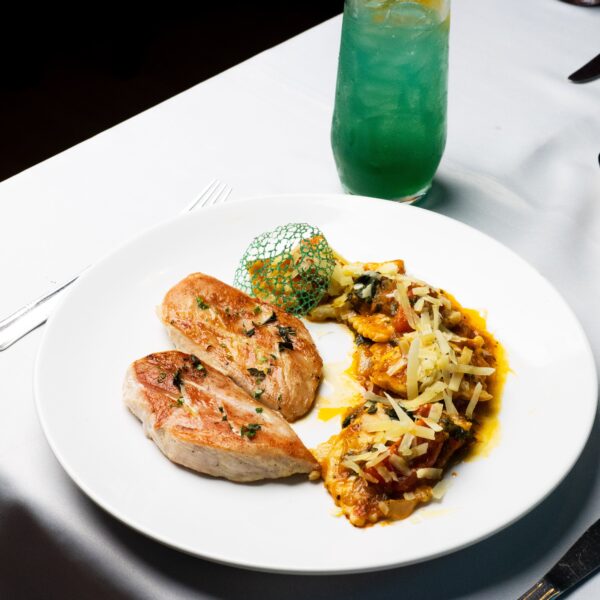 PECHUGA DE POLLO CON RAVIOLIS